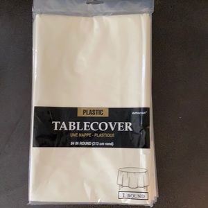 round plastic tablecloths